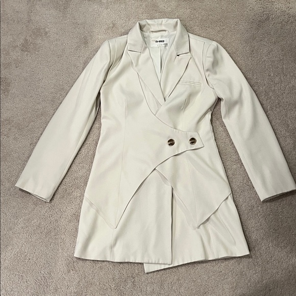 4th and reckless Elegant Cream Blazer Dress - Picture 3 of 9